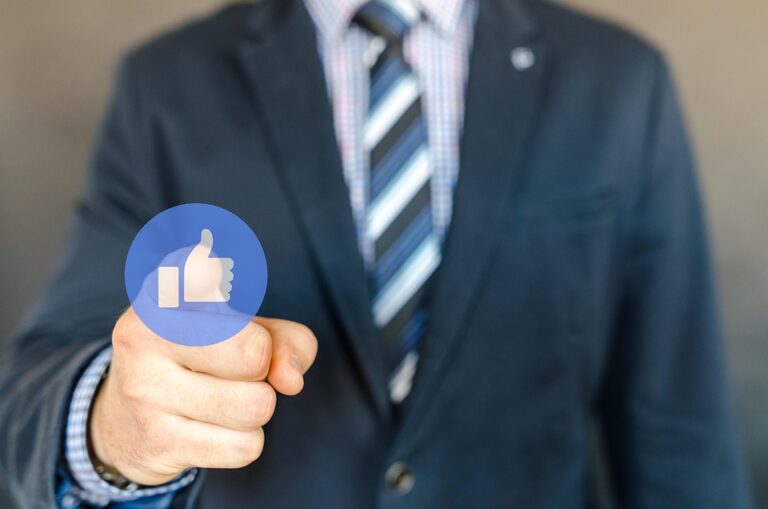 How Facebook’s E-commerce Platform is Revolutionizing the Way We Shop Online