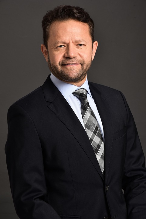 From Manager to Leader: Unlocking Your Full Potential