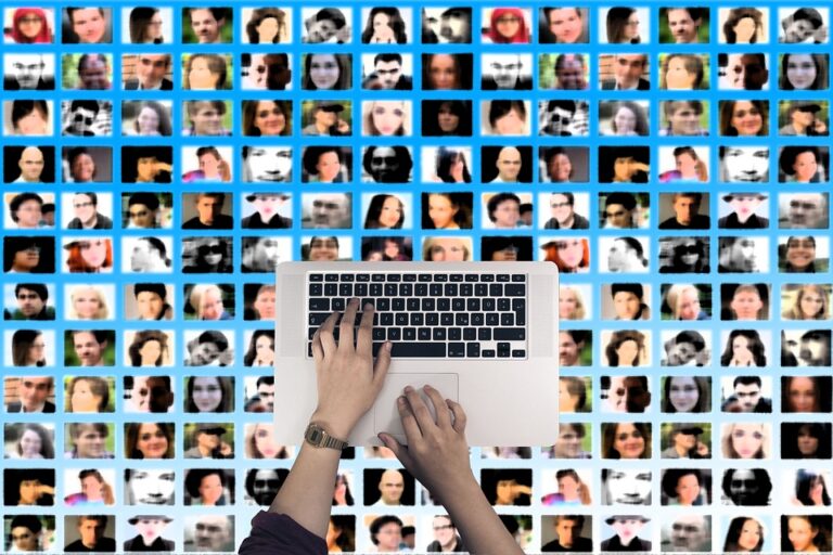 Facebook Live: A Guide to Creating Compelling, Interactive Content for Your Audience