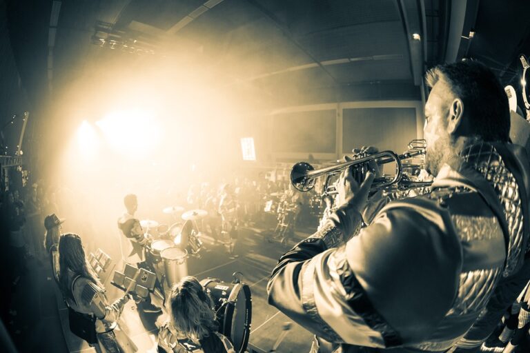 The Gig Economy Takes Center Stage: 2024 Earning Trends for Freelancers