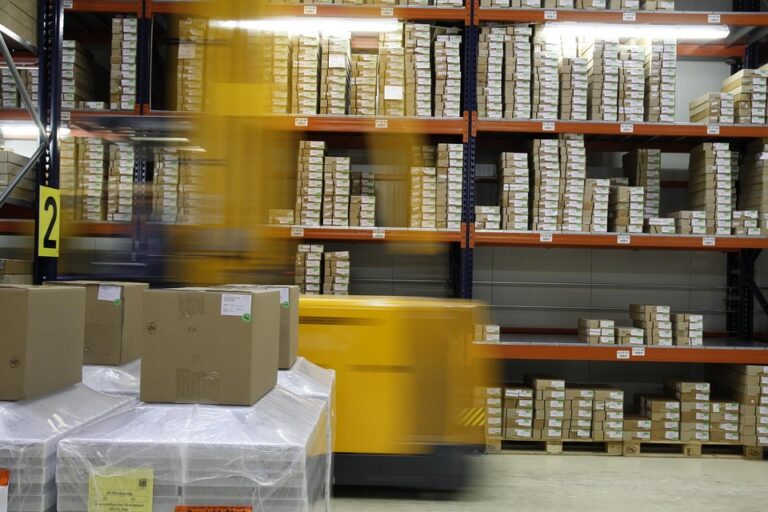 From Warehouse to Customer: The Ultimate Guide to Creating a Seamless Logistics Experience